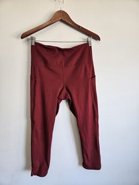 Head Cropped Athletic Leggings